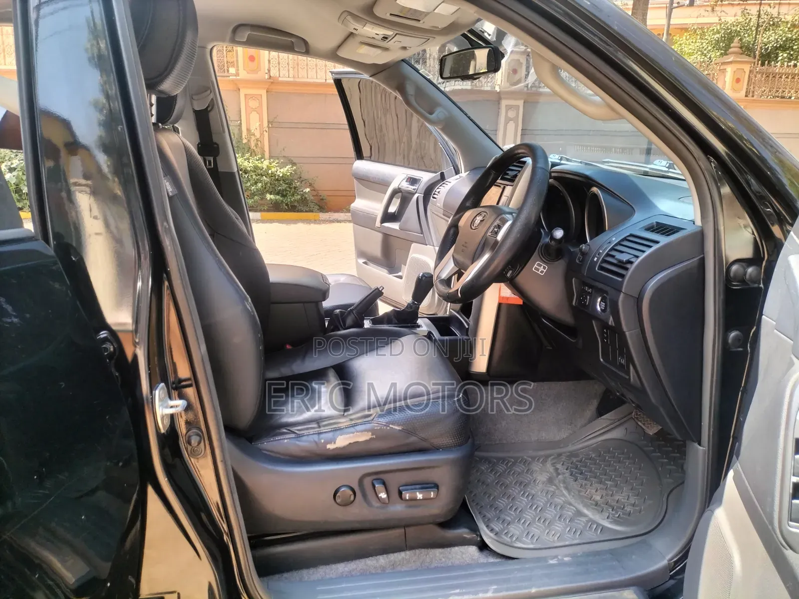 Toyota Land Cruiser Prado 2011 Black