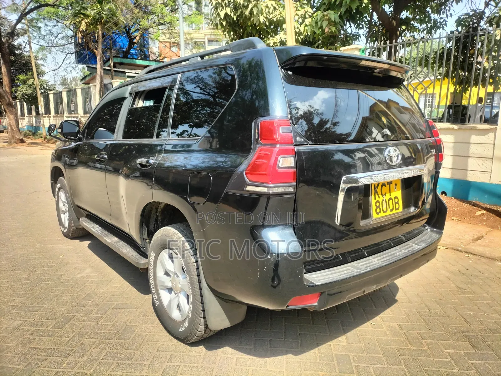 Toyota Land Cruiser Prado 2011 Black