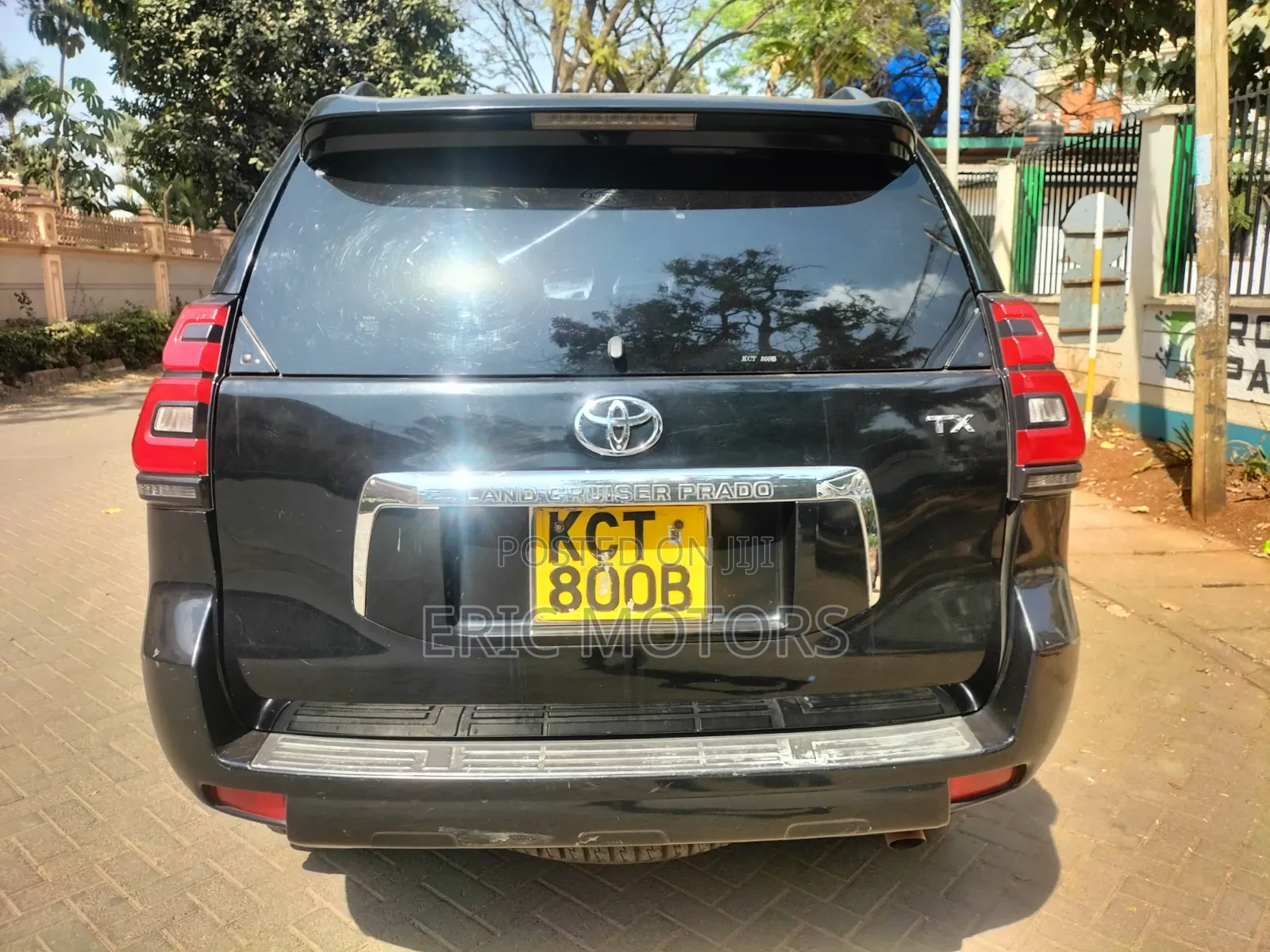 Toyota Land Cruiser Prado 2011 Black