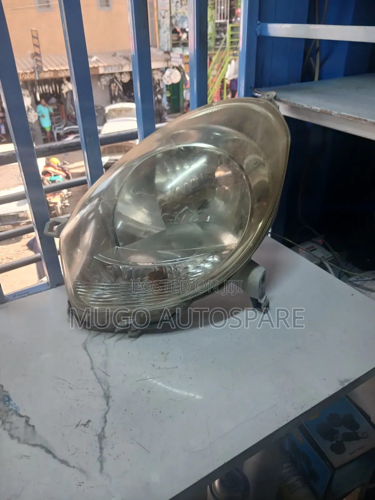 Passo 2010 Headlight