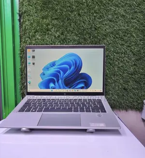 Laptop HP EliteBook 830 G7 8GB Intel Core i5 SSD 256GB