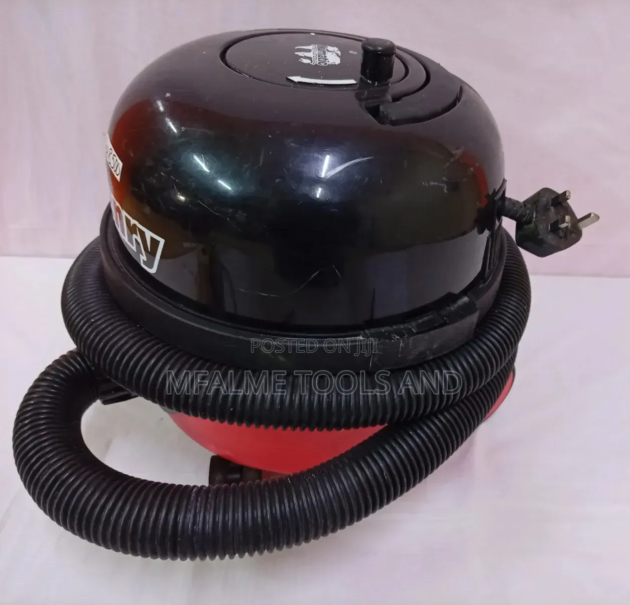 Ex-Uk Henry Numatic Dry Vacuum Cleaner