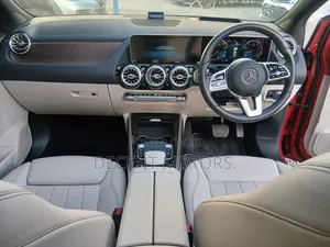 Mercedes-Benz B-Class 2019 Red