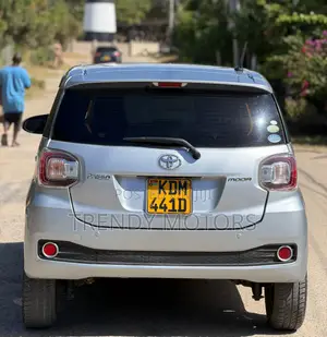 Toyota Passo 2016 Silver