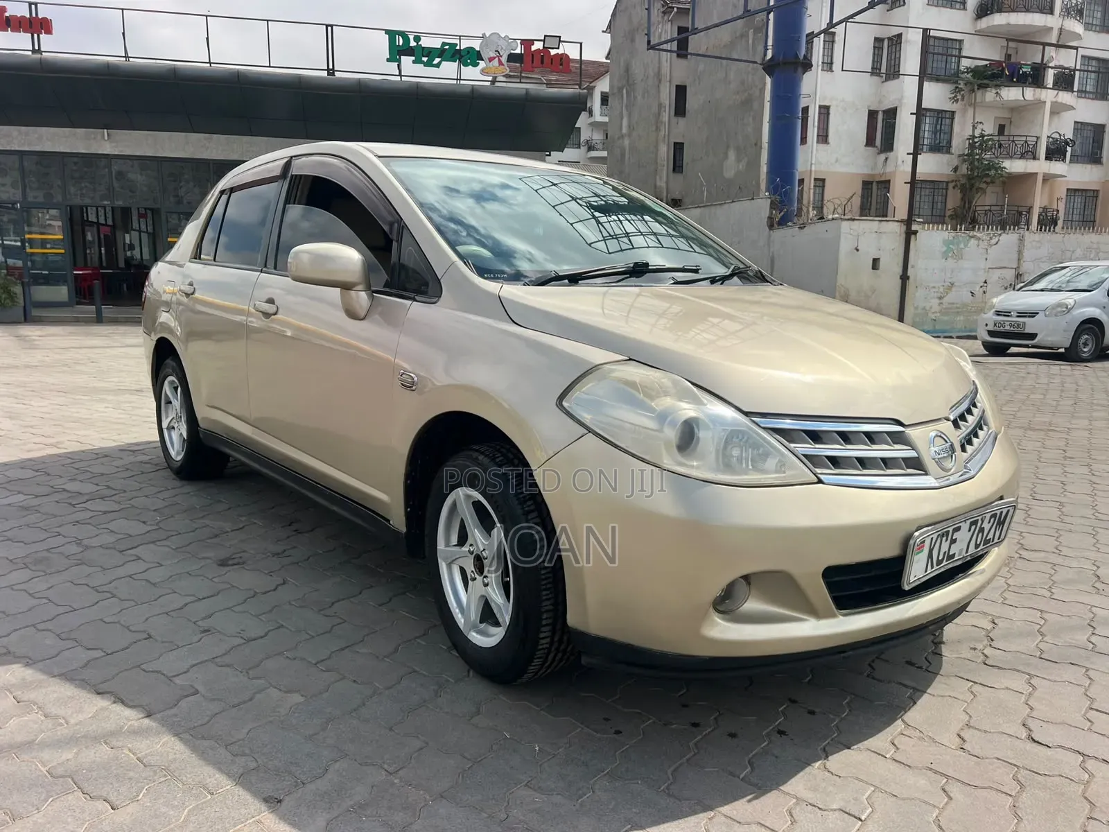 Nissan Tiida 2009 Gold