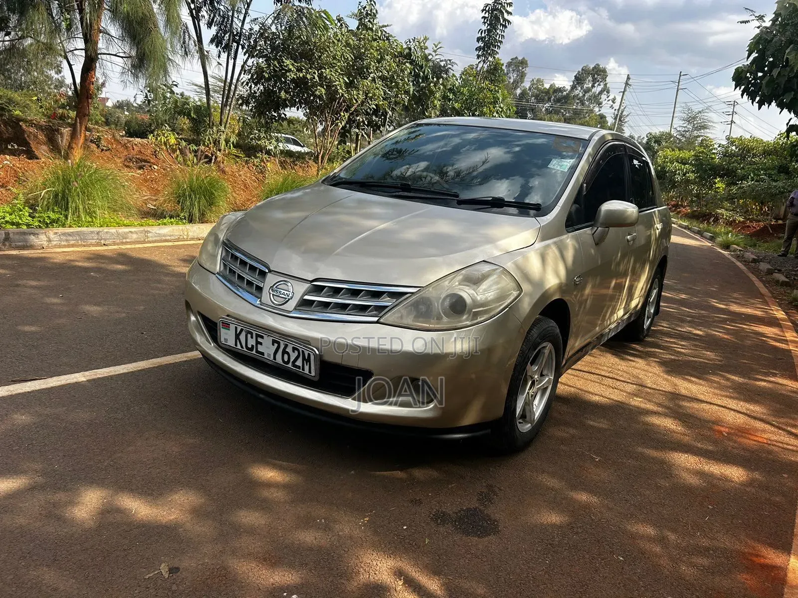 Nissan Tiida 2009 Gold