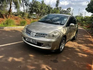 Nissan Tiida 2009 Gold