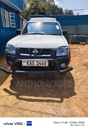 Nissan Hardbody 1999 White