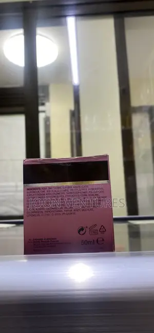 NEUTROGENA Glow Boost