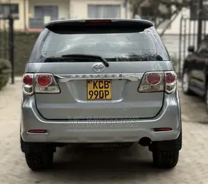 Toyota Fortuner 2.5 D AWD 2014