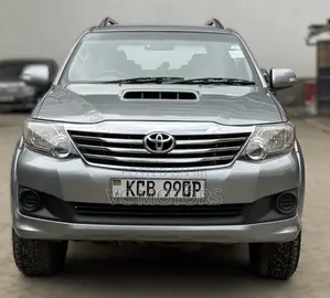 Toyota Fortuner 2.5 D AWD 2014