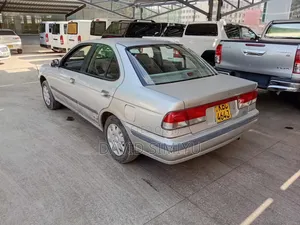 Nissan FB15 2001 Silver