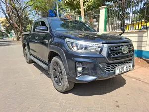 Toyota Hilux Revo Double Cab Deisel 2.4 AWD 2019 Black