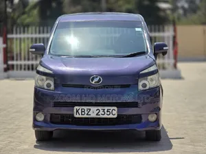 Toyota Voxy 2007 Purple