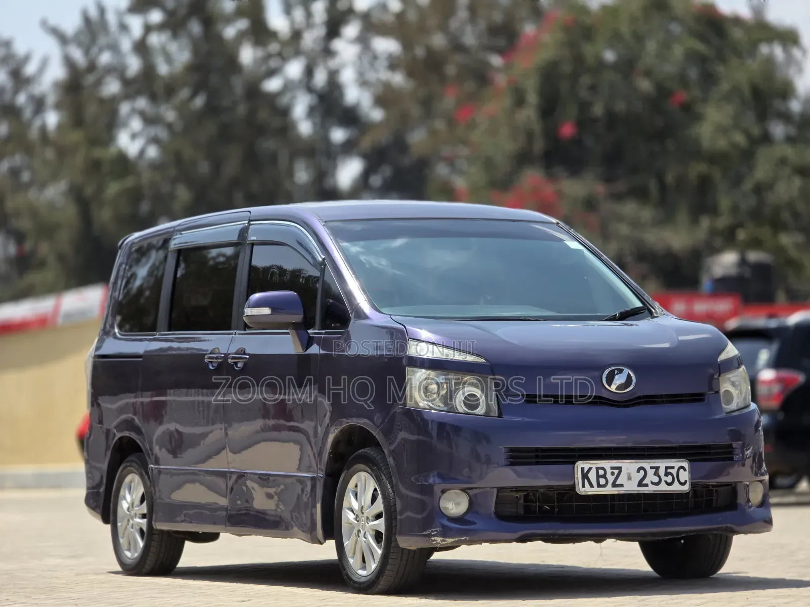 Toyota Voxy 2007 Purple
