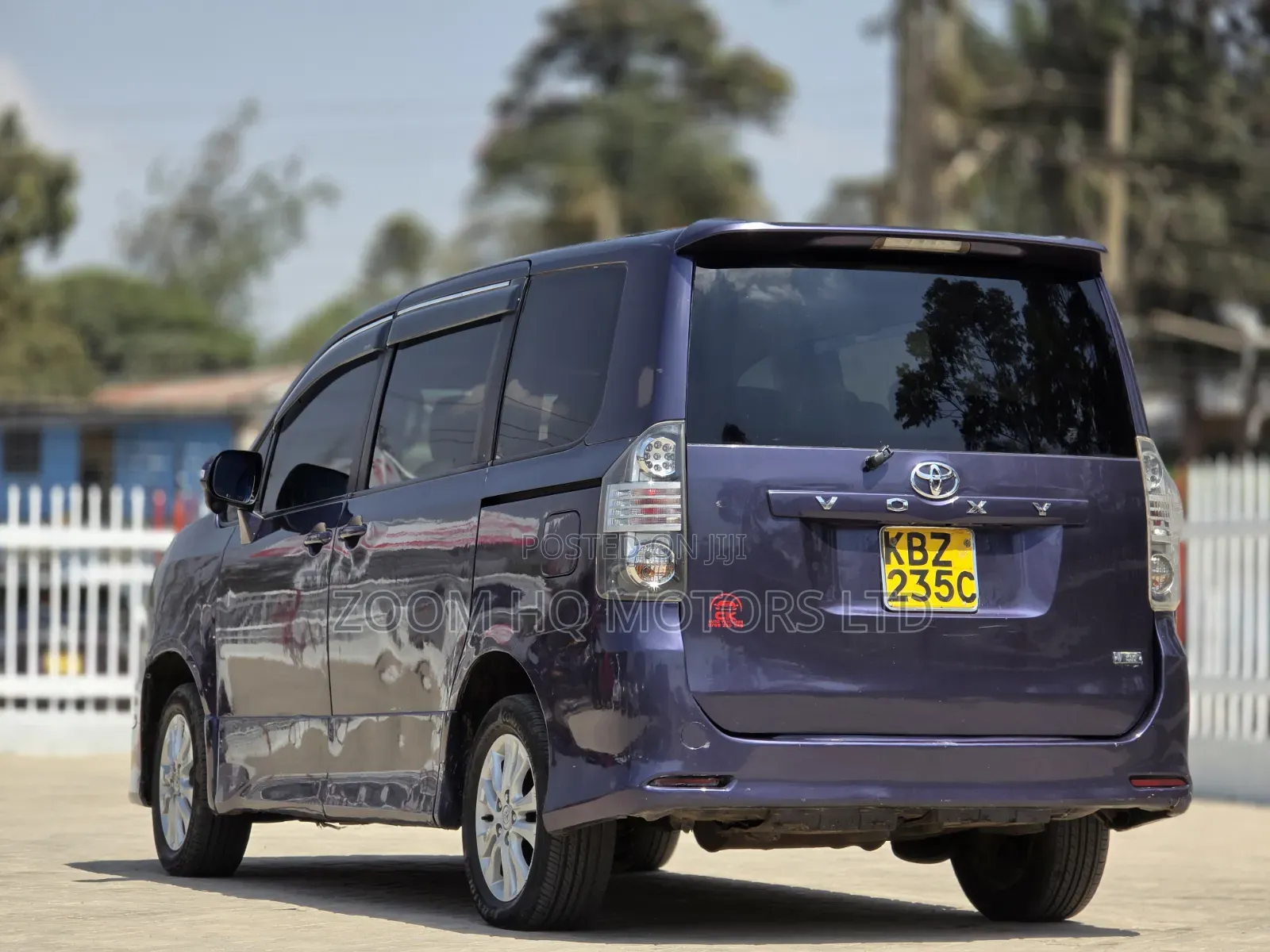 Toyota Voxy 2007 Purple