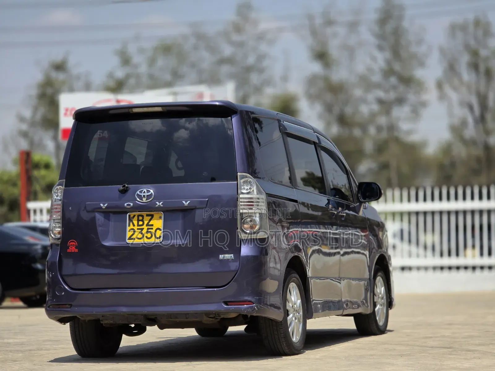 Toyota Voxy 2007 Purple