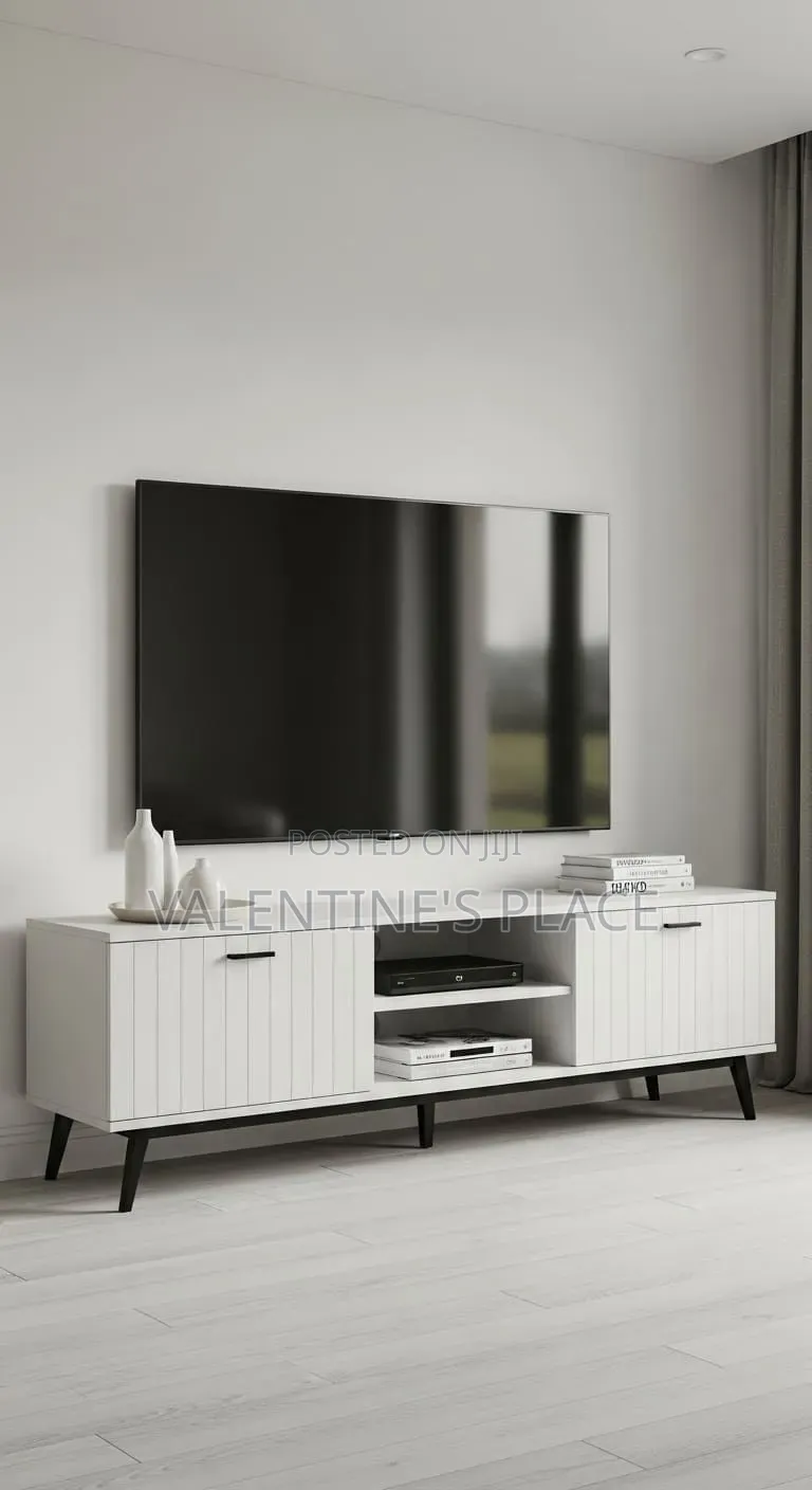 ​Modern 5ft Wooden TV Stand Media Console With Fluted Cabinet Doors