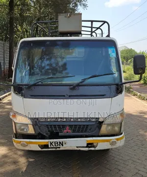 Mitsubishi Fuso Canter 2004 White