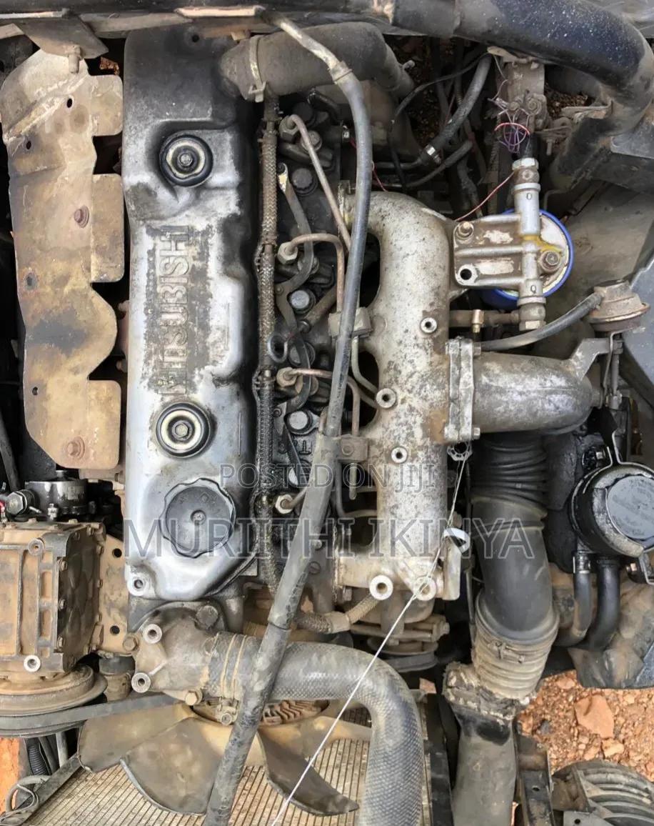 Mitsubishi Fuso Canter 2004 White