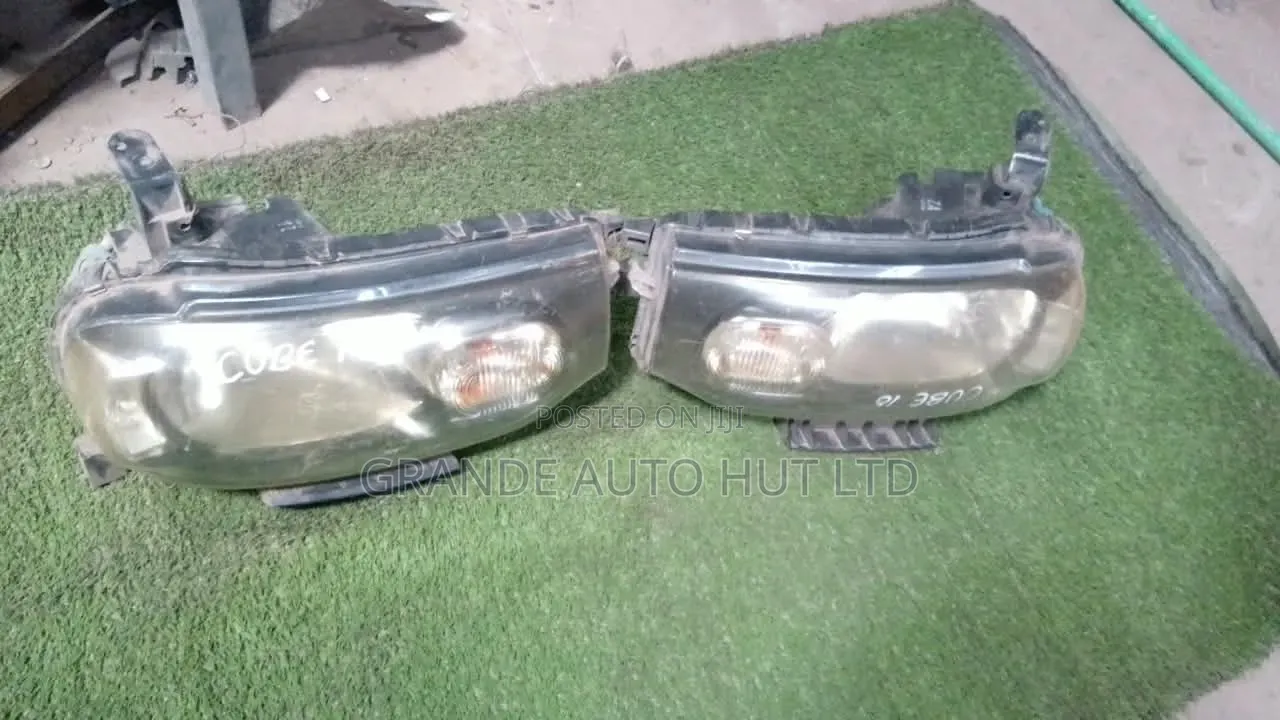 Nissan Cube Headlights