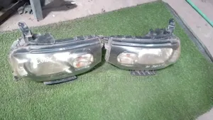Nissan Cube Headlights