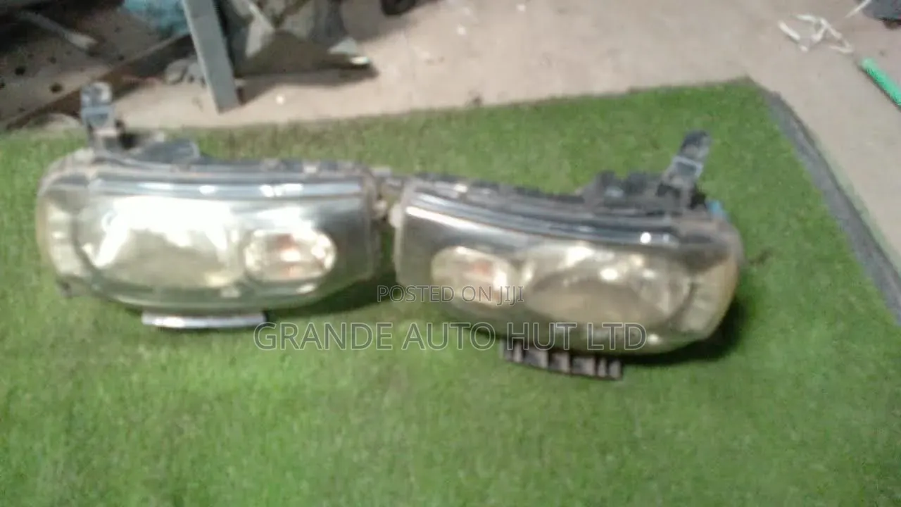 Nissan Cube Headlights