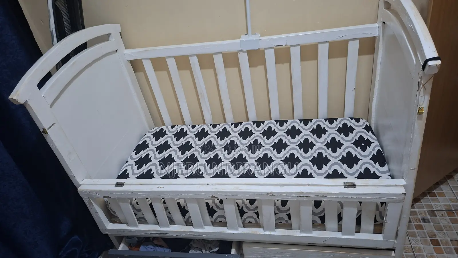 Used 2x4ft Baby Cot