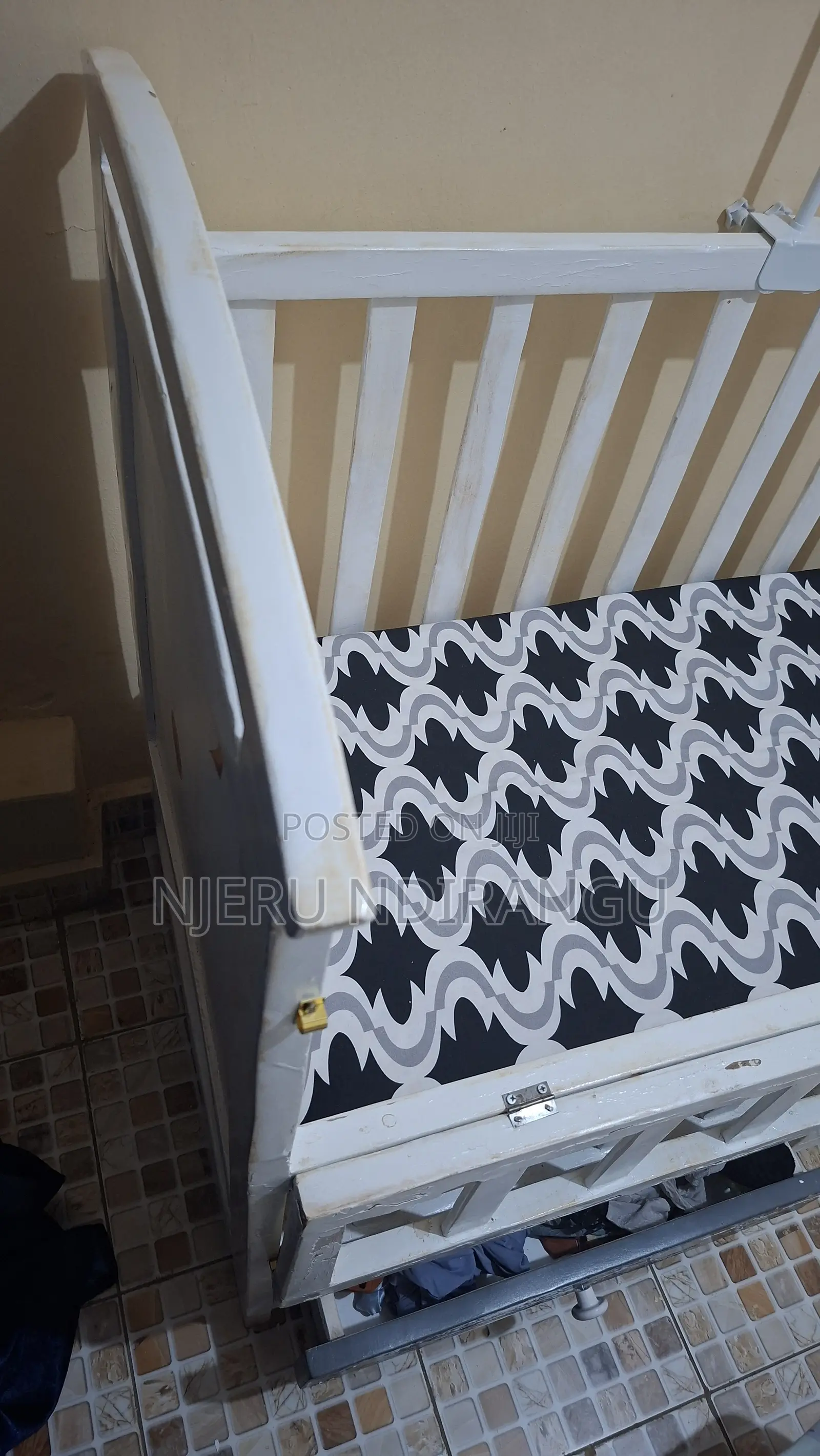 Used 2x4ft Baby Cot
