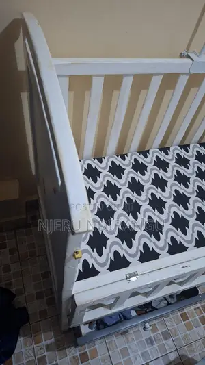 Used 2x4ft Baby Cot