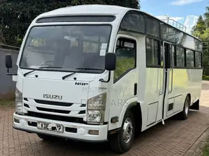 Isuzu NQR 2021 White