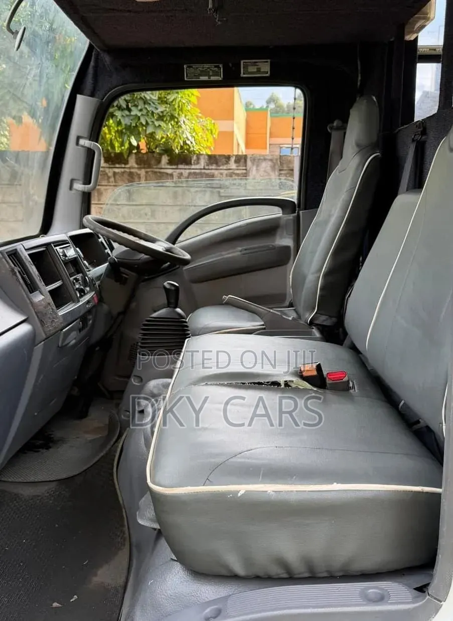 Isuzu NQR 2021 White