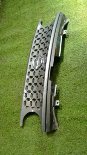 Nissan Cube Grill