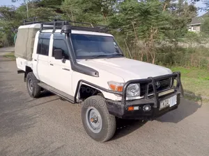 Toyota Land Cruiser 2013 White