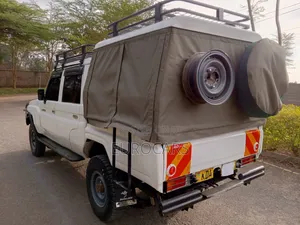 Toyota Land Cruiser 2013 White