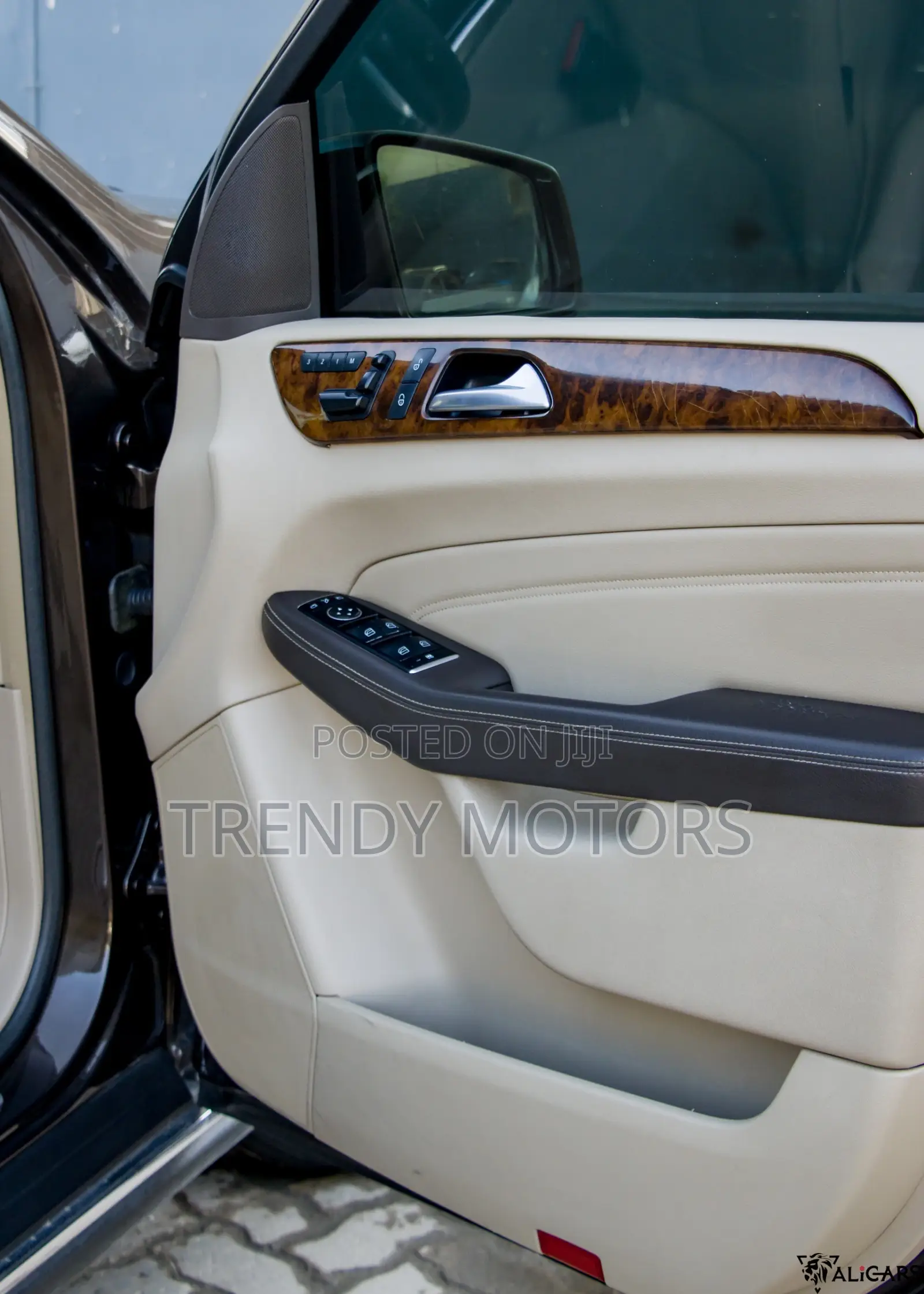 Mercedes-Benz M Class 2013 Brown