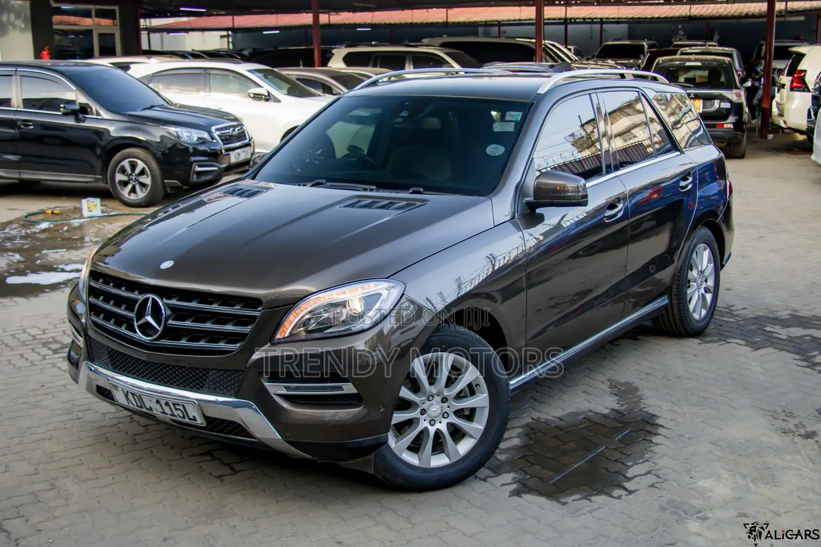 Mercedes-Benz M Class 2013 Brown