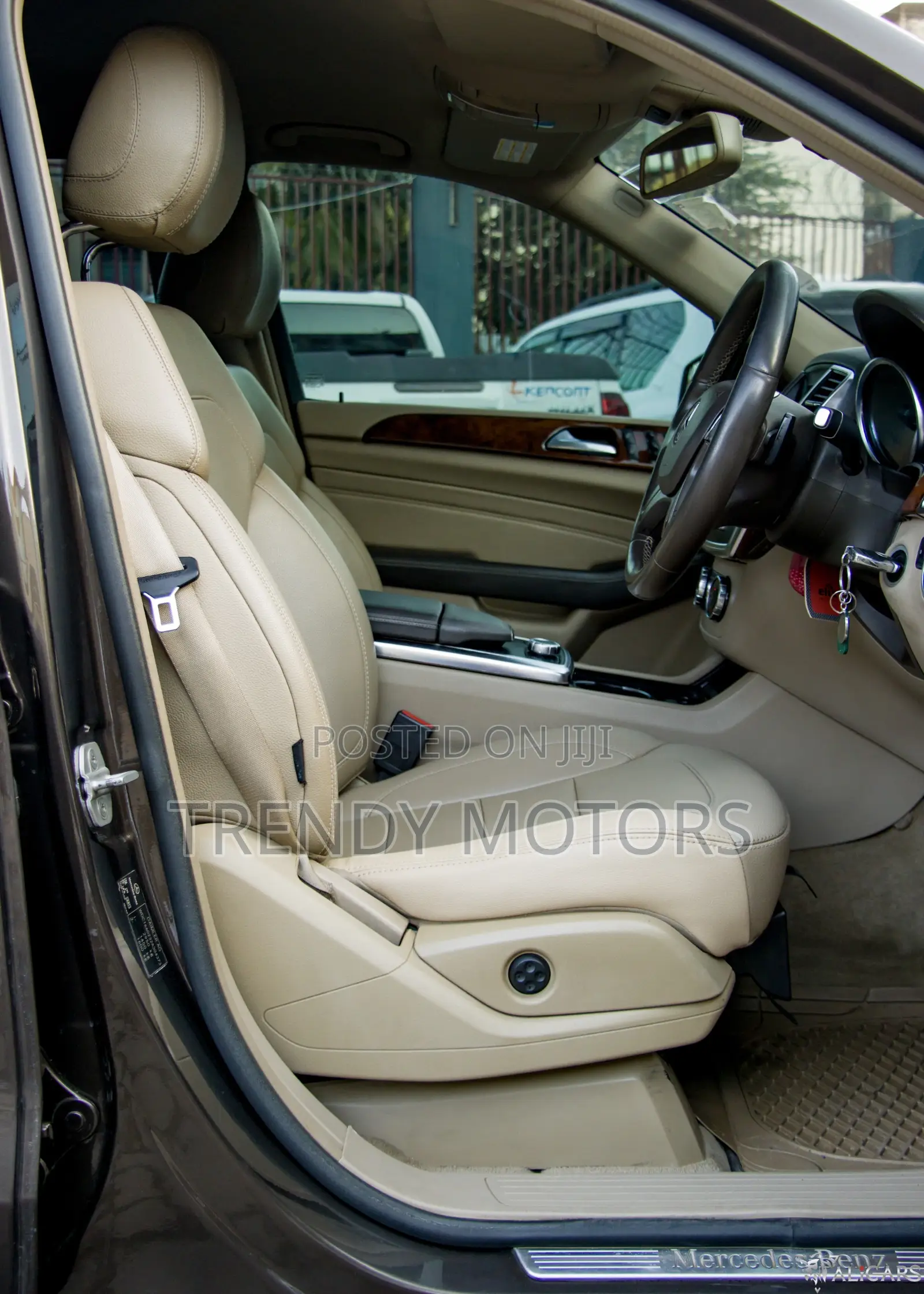 Mercedes-Benz M Class 2013 Brown