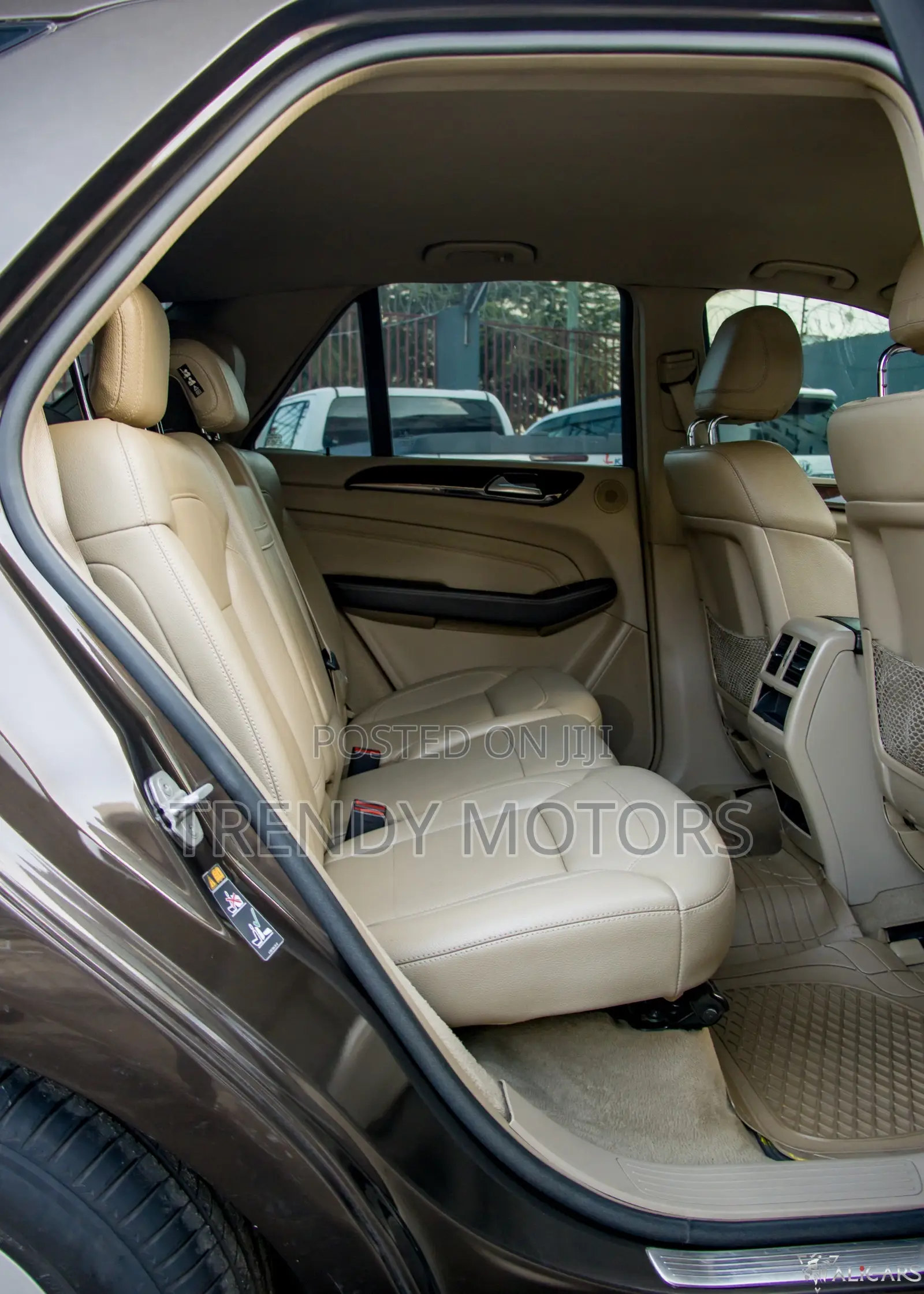 Mercedes-Benz M Class 2013 Brown
