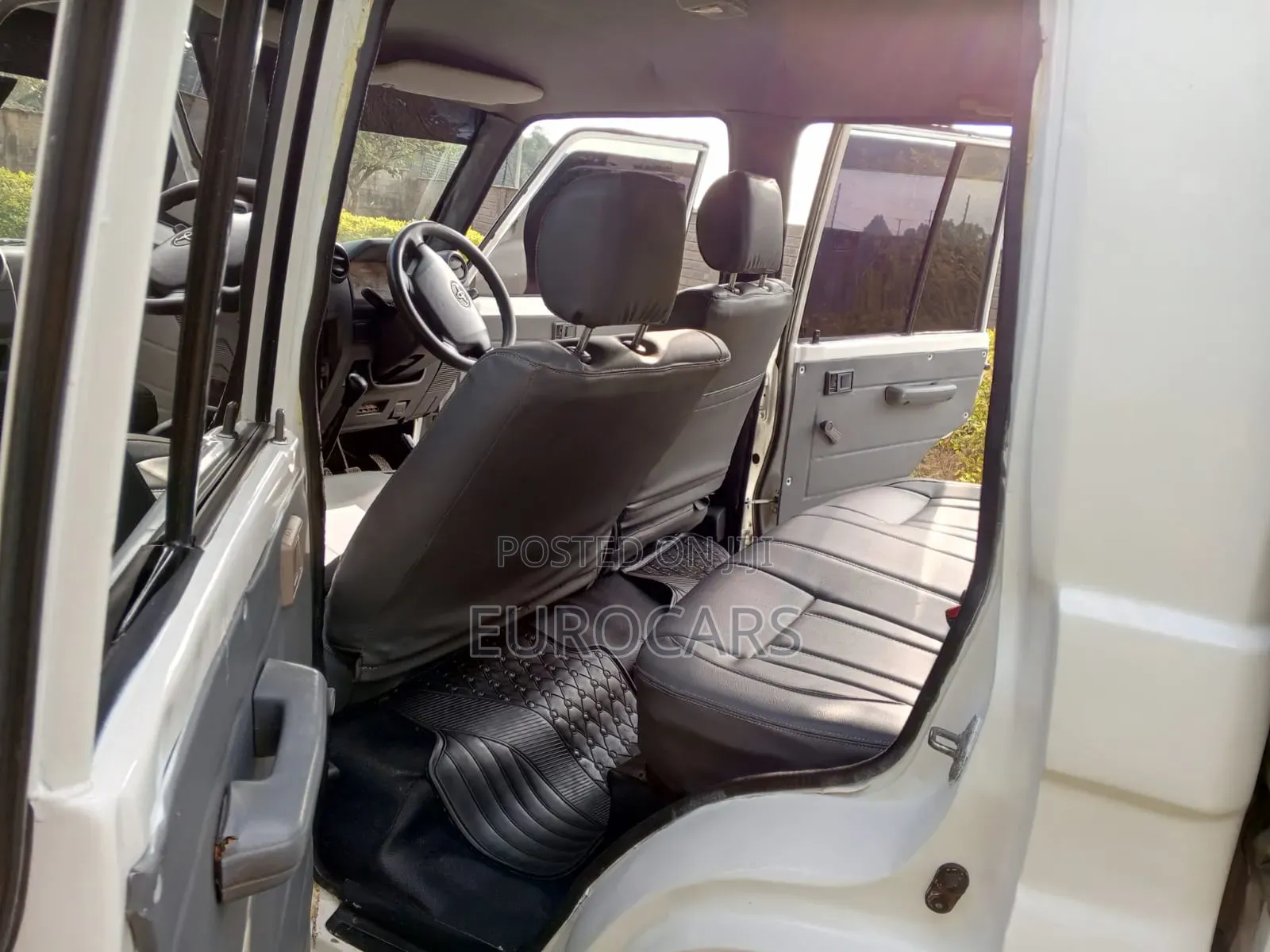 Toyota Land Cruiser 2013 White