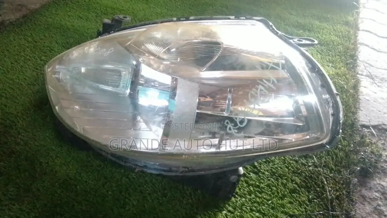 Nissan Tiida Headlights