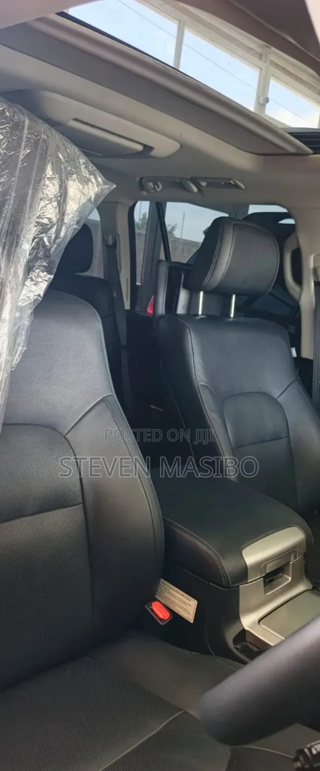 Toyota Land Cruiser 4.5 V8 VXR 2020 White