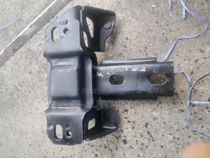 Engine Mount Mazda Demio