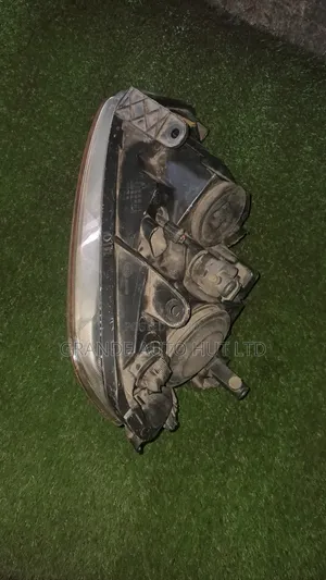 Nissan Dualis Headlights