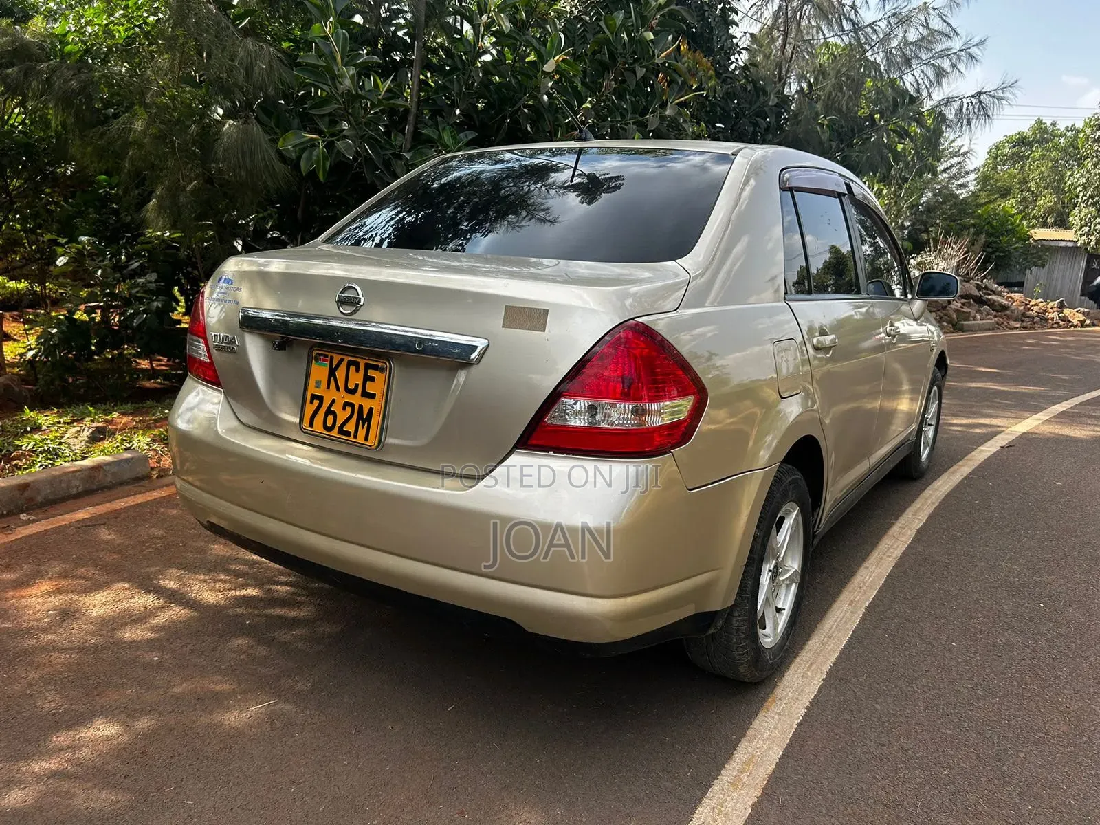Nissan Tiida 2009 Gold