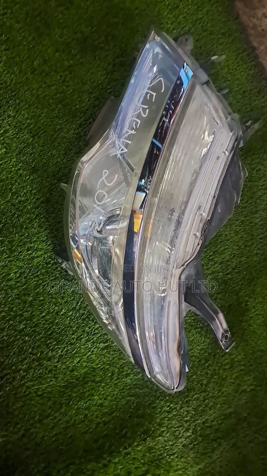 Serena C26 Headlights