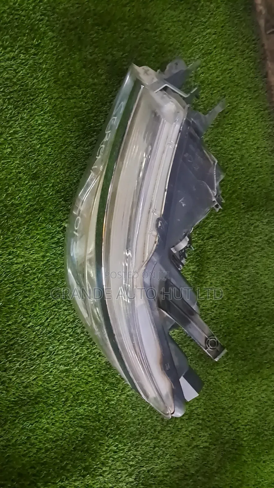 Serena C26 Headlights