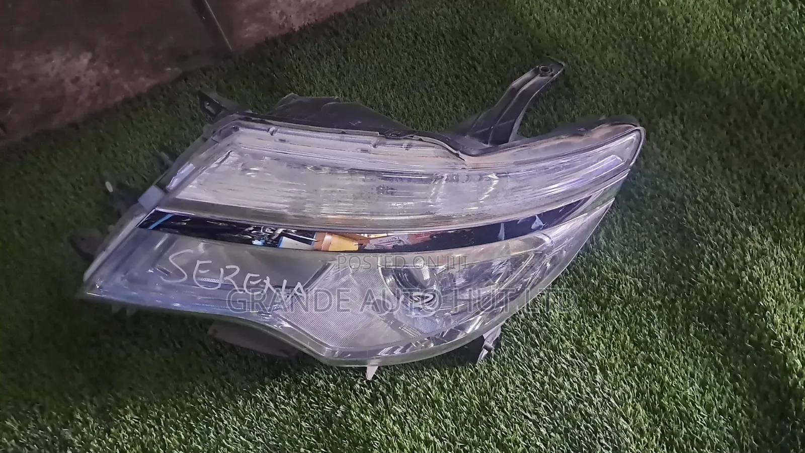 Serena C26 Headlights