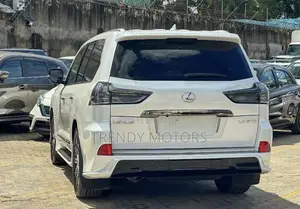 Lexus LX 2022 White