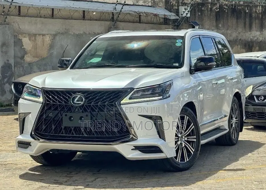 Lexus LX 2022 White